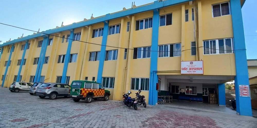 प्रदेश अस्पतालमा बिरामीलाई शय्या अभाव